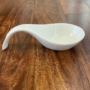 White porcelain kitchen spoon rest